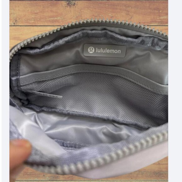 Unisex Everywhere Belt Bag 1L Water-Repellent Light Gray - Picture 4 of 4